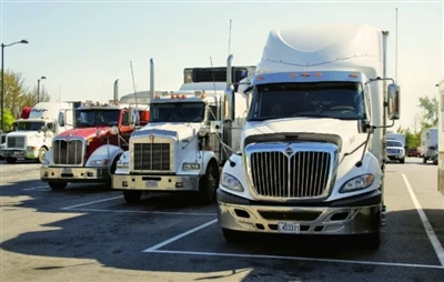 Els segells de casset es converteixen en una armadura estàndard per a camions pesats-en entorns d...